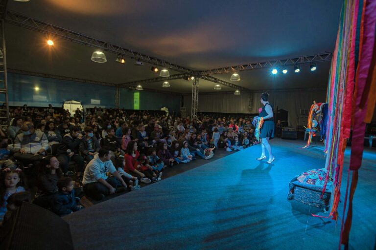 Bienal do Livro de Guarulhos movimenta mais de 45 mil visitantes no primeiro final de semana