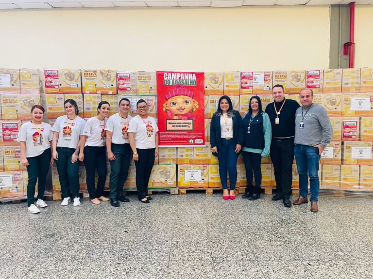 Campanha do Agasalho recebe mais de 12 mil peças de rede de supermercados