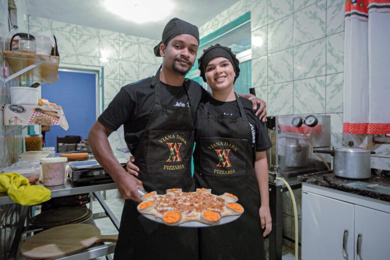Jovem casal empreende junto após curso do programa Mais Futuro