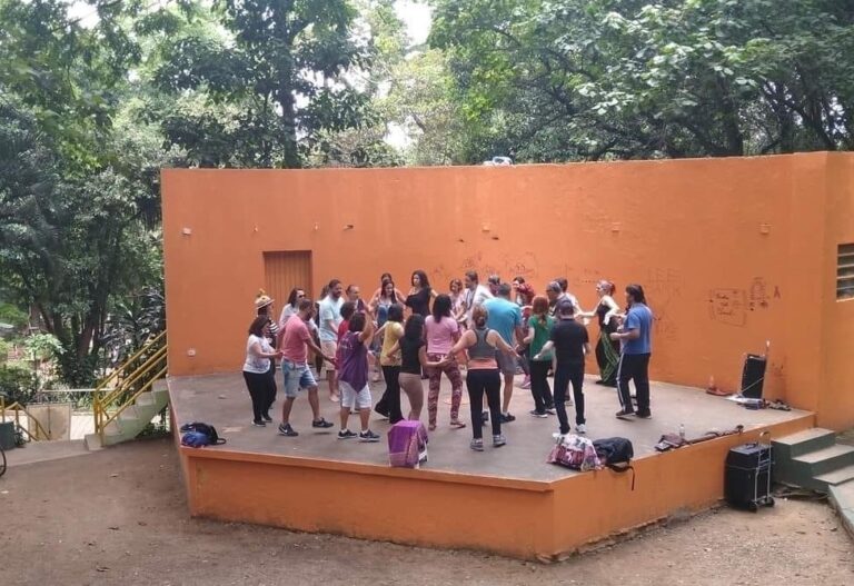 Última Oficina de Danças Circulares do ano será realizada neste domingo no Bosque Maia