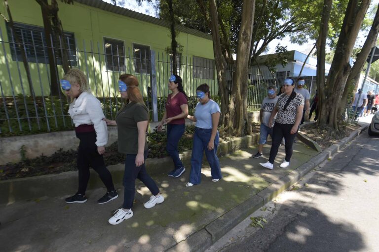 Guarulhos forma mais 30 profissionais do transporte escolar para atendimento a pessoas com deficiência