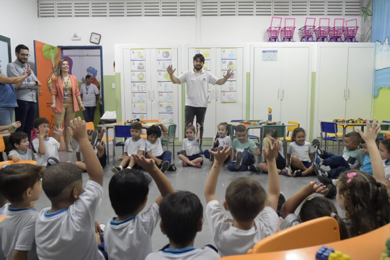 Ano letivo começa com mais horas-aula em 139 Escolas da Prefeitura de Guarulhos