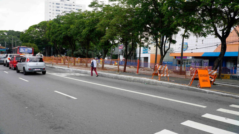 Ponto de ônibus da praça John Fitzgerald Kennedy será revitalizado