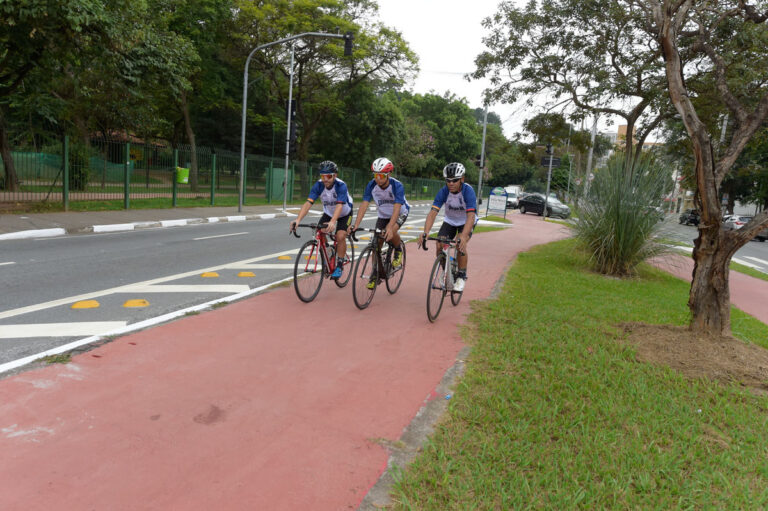 Projeto prioriza conscientização de ciclistas por mais segurança no trânsito