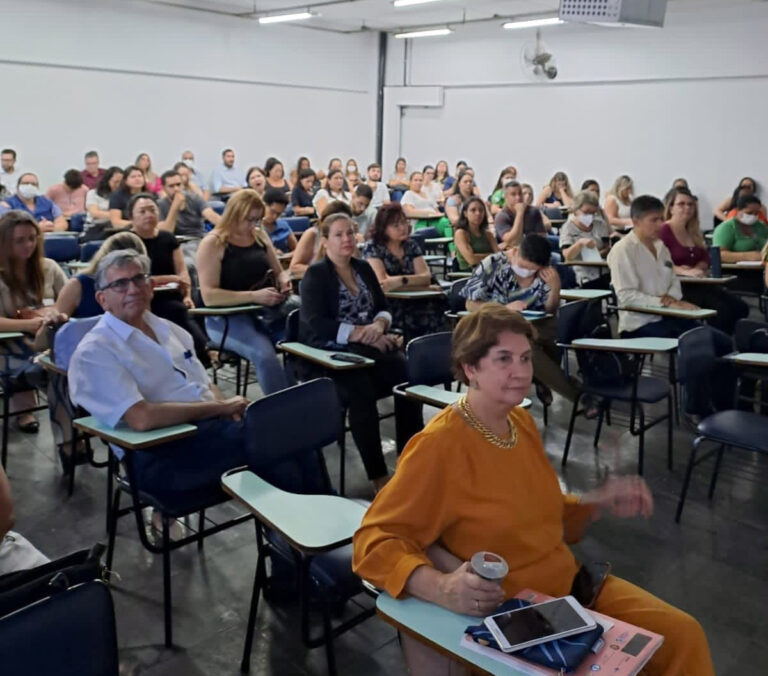 Guarulhos capacita profissionais de saúde em prevenção ao câncer de colo de útero e de mama