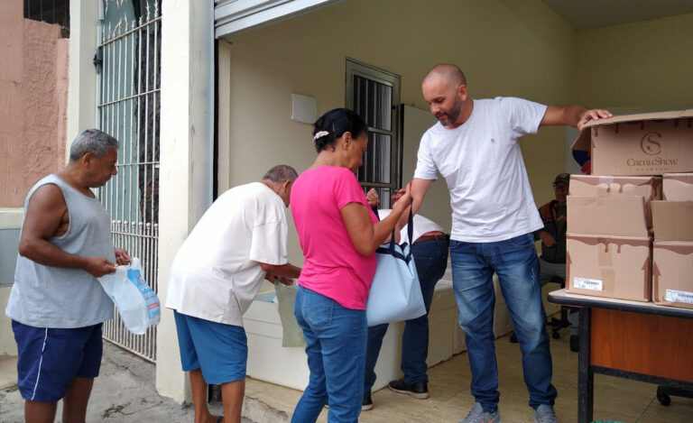 Fundo Social recebe a doação de três mil cookies para famílias em vulnerabilidade