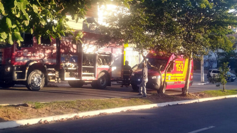 GCM de Guarulhos resgata sete pessoas de incêndio em residência