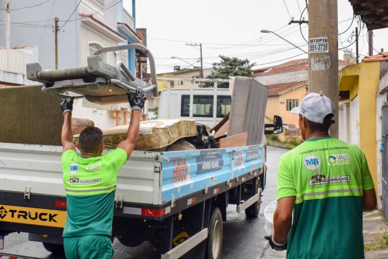Operação Cata Treco percorre Jardim Adriana e mais 16 bairros neste fim de semana