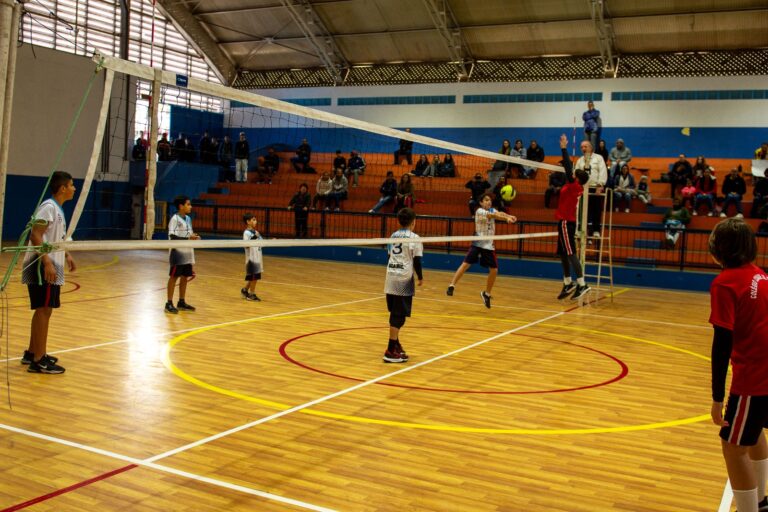 Guarulhos promove projeto piloto de vôlei nos ginásios da Ponte Grande e João do Pulo