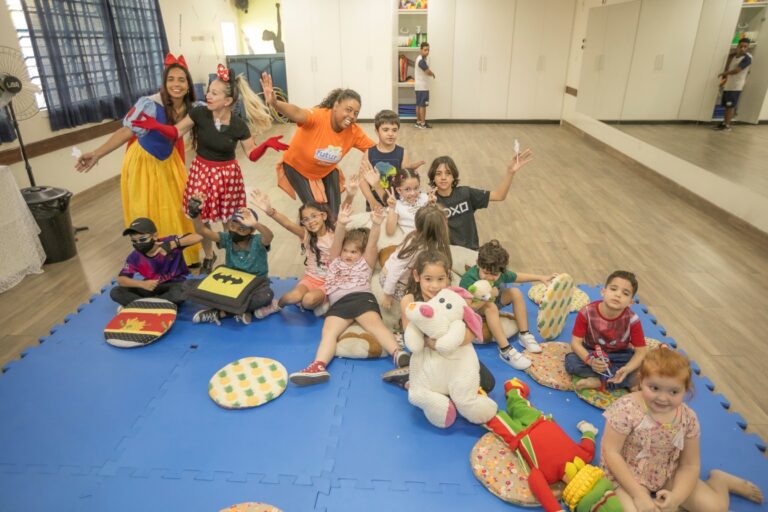 Projeto Férias nos CEUs tem muitas atividades e alimentação para os alunos