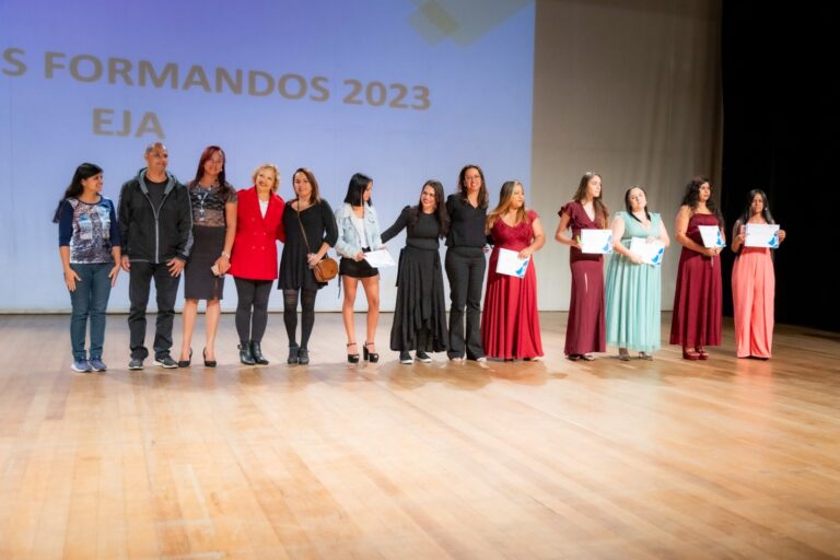 Prefeitura de Guarulhos forma mais 150 alunos da Educação de Jovens e Adultos