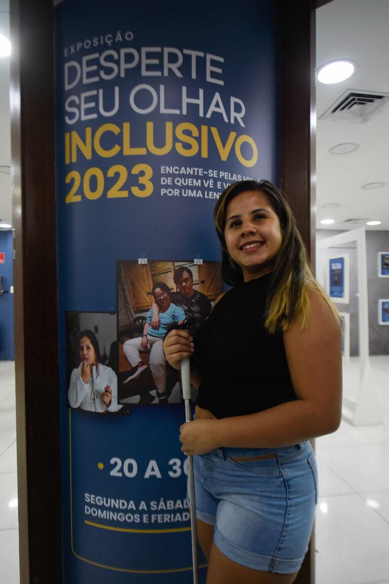 Exposição de fotos de pessoas com deficiência no Internacional Shopping termina dia 30