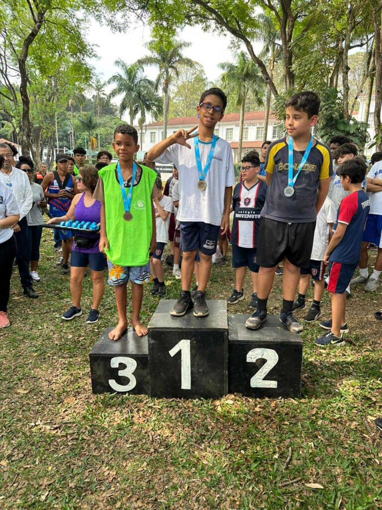 EPG Gilmar Lopes brilha no atletismo da Olimpíada Colegial Guarulhense