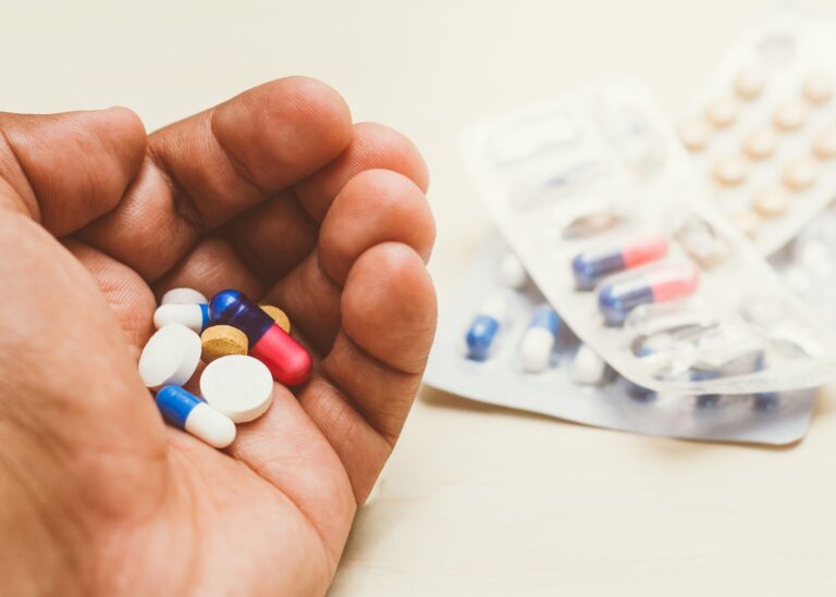 Saúde promove ações educativas sobre o descarte correto e o uso racional de medicamentos