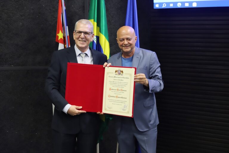 Reitor da UNG recebe título de Cidadão Guarulhense