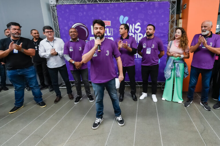 Primeiro dia da Feira do Estudante atrai milhares de jovens ao Adamastor