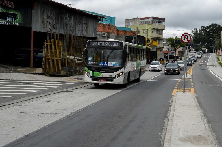 Prefeitura entrega o corredor de ônibus da avenida Papa João Paulo I, em Cumbica