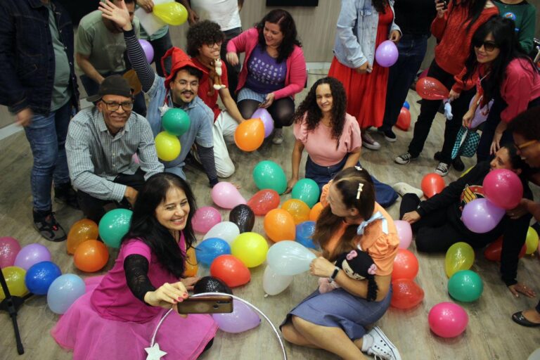 Coral Cemear grava videoclipe em homenagem ao Dia das Crianças