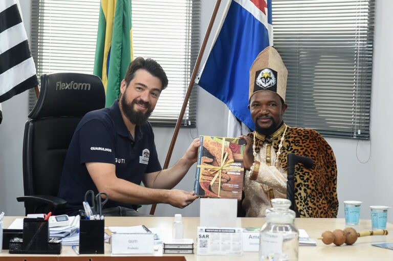 Guarulhos recebe visita do rei do maior grupo étnico de Angola