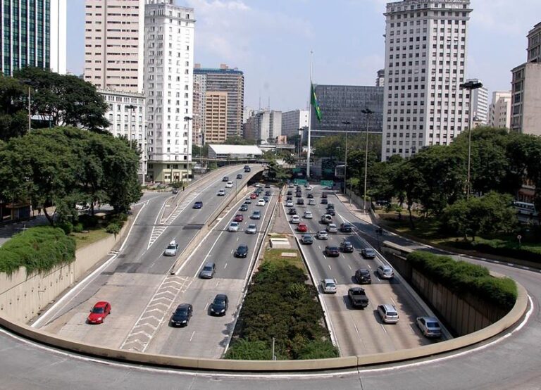 Proprietários de veículos podem pagar o IPVA via Pix a partir de hoje em São Paulo