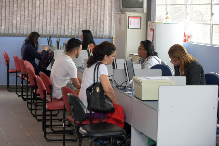 Prefeitura divulga 200 vagas de emprego para auxiliar de logística