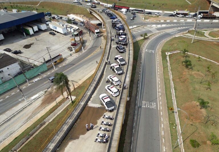 Operação integrada prende 10 pessoas e apreende 78 kg de entorpecentes em Guarulhos