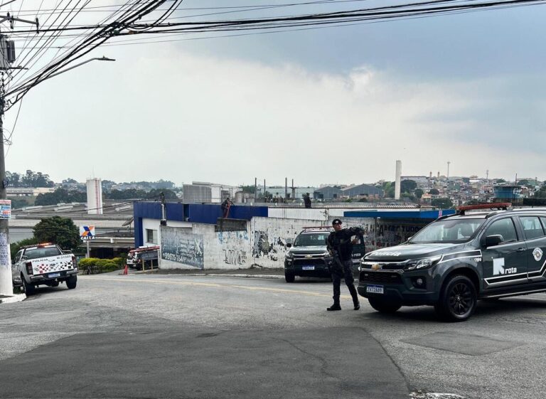 Bandidos invadem agência bancária em Guarulhos