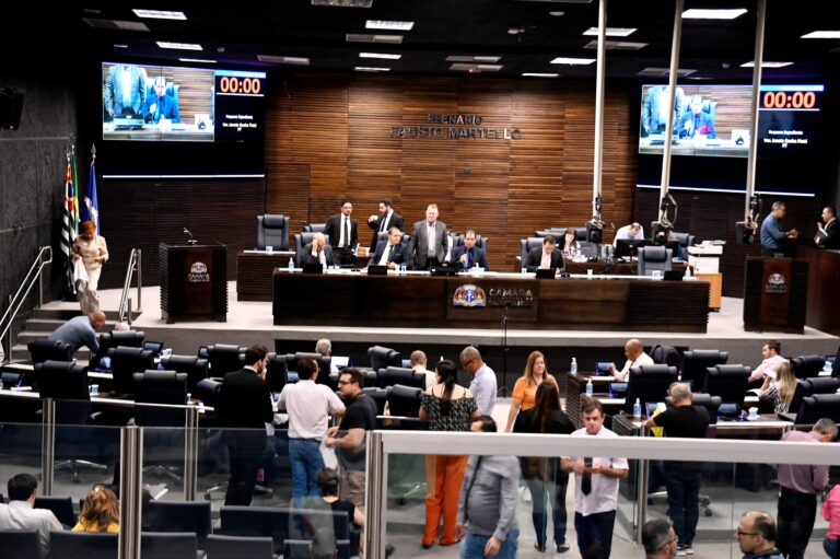 Presidente da Câmara, Ticiano Americano, convoca sessões ordinária e extraordinária para dia 13