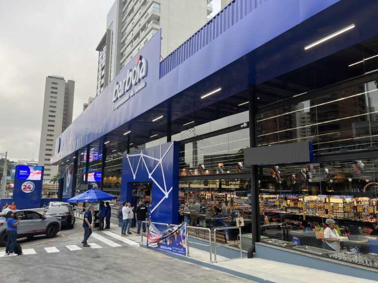 BARBOSA ABRE NOVA LOJA NESTA SEXTA-FEIRA NA AV. TIRADENTES NA ESQUINA DA PAULO FACCINI