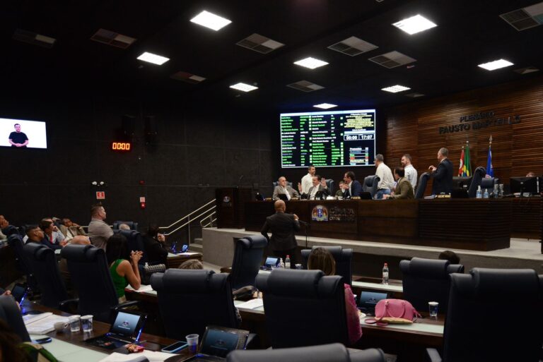 Câmara aprova dez projetos da Prefeitura em três sessões extraordinárias
