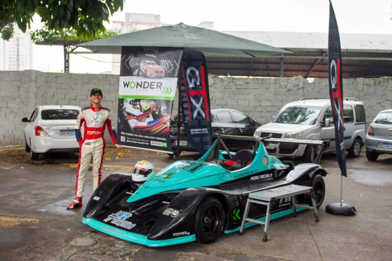 Piloto Pedro Freitas participa de evento beneficente do Fundo Social no Paço Municipal