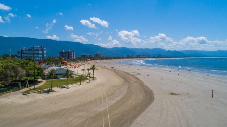 Turista de Guarulhos é arrastado por corrente e desaparece no mar em praia de Bertioga