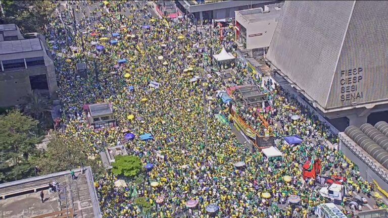 No ápice, ato de Bolsonaro na Paulista teve 185 mil pessoas, diz levantamento de pesquisadores da USP