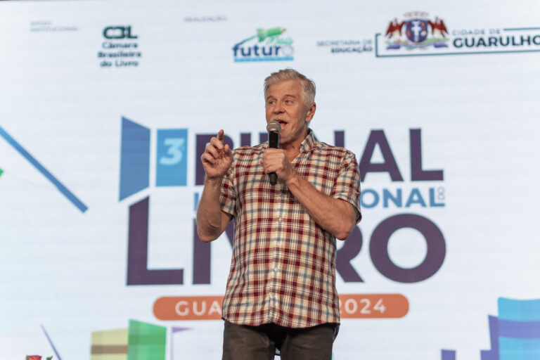 Público da Bienal do Livro prestigia bate-papos com Ignácio de Loyola Brandão e Miguel Falabella