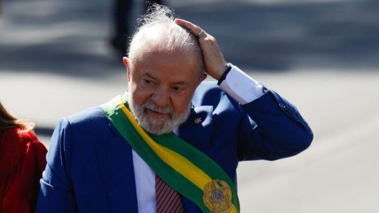 Avaliação positiva do governo Lula cai de 38% para 33%, menor desde início da gestão, diz Ipec