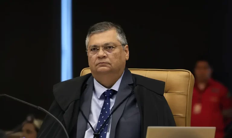 Barroso antecipa julgamento sobre suspensão de emendas impositivas