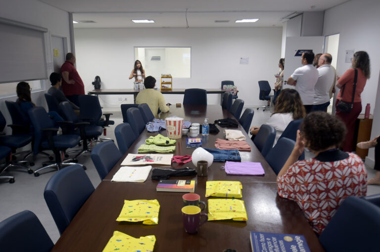 Semana Lixo Zero leva feira de trocas e aula de sabão sustentável à Câmara Municipal