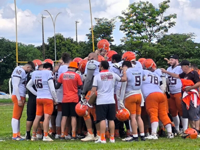 Rhynos Guarulhos chega à semifinal do campeonato nacional de futebol americano