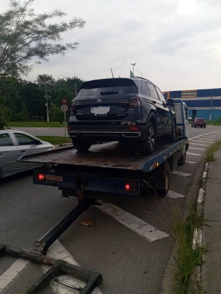 GCM apreende veículo por transporte clandestino de passageiros no terminal rodoviário do Parque Cecap