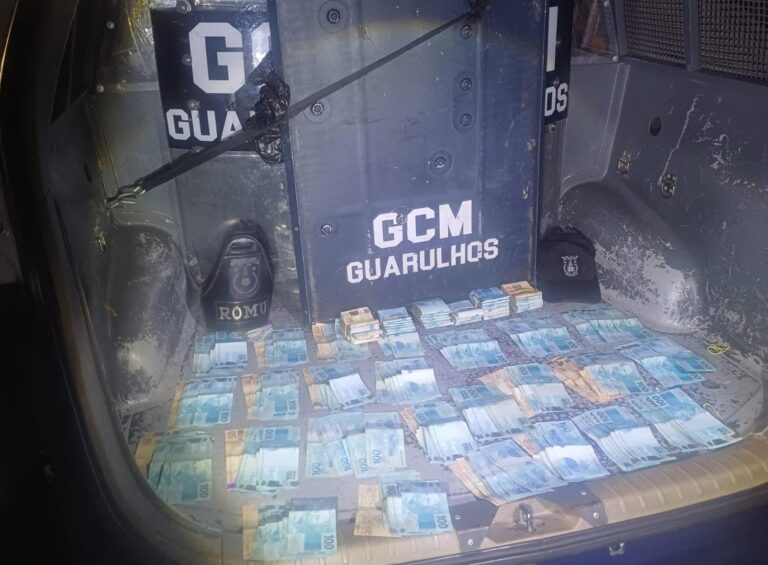 GCM apreende 90 mil reais em dinheiro de origem desconhecida com um homem no Centro