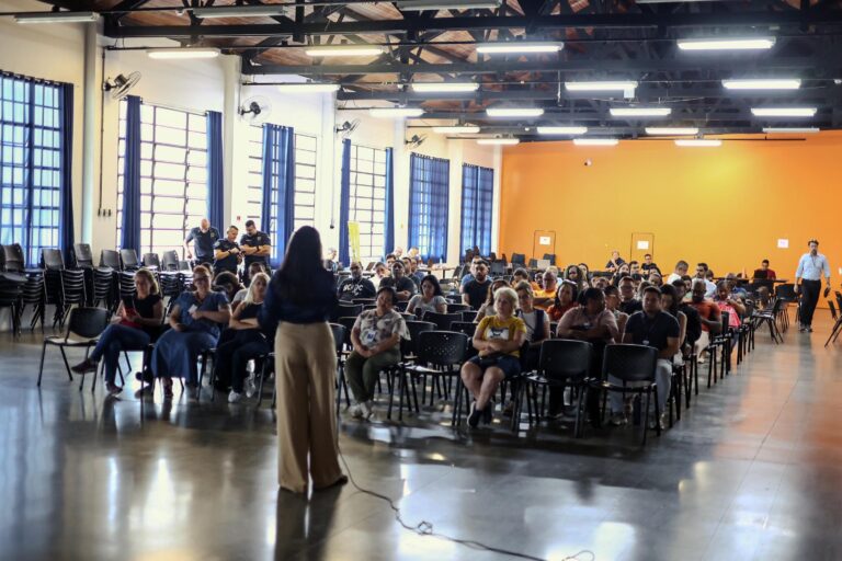 Mutirão do Procon para renegociação de dívidas mobiliza cerca de 120 pessoas