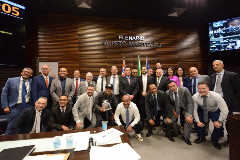 Primeira sessão ordinária do ano da Câmara tem presença de prefeito e vice-prefeito