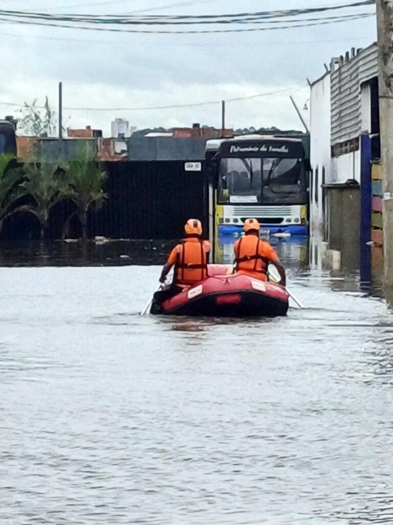 Defesa Civil de Guarulhos orienta quanto a cuidados em áreas alagadas