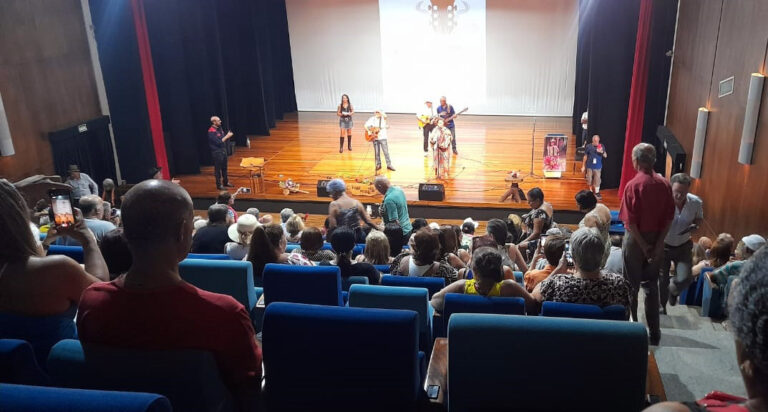 Projeto de valorização da música caipira reúne mais de 250 pessoas no CEU Ponte Alta
