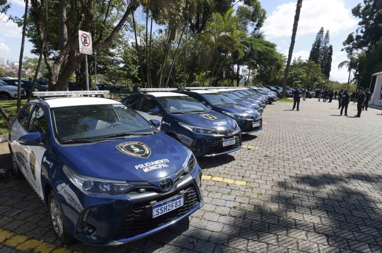 Prefeitura reforça a segurança com a entrega de 27 novas viaturas de policiamento municipal
