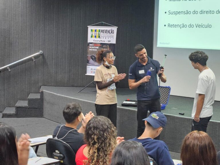 Programa canadense P.A.R.T.Y. orienta alunos da rede pública sobre uso abusivo do álcool