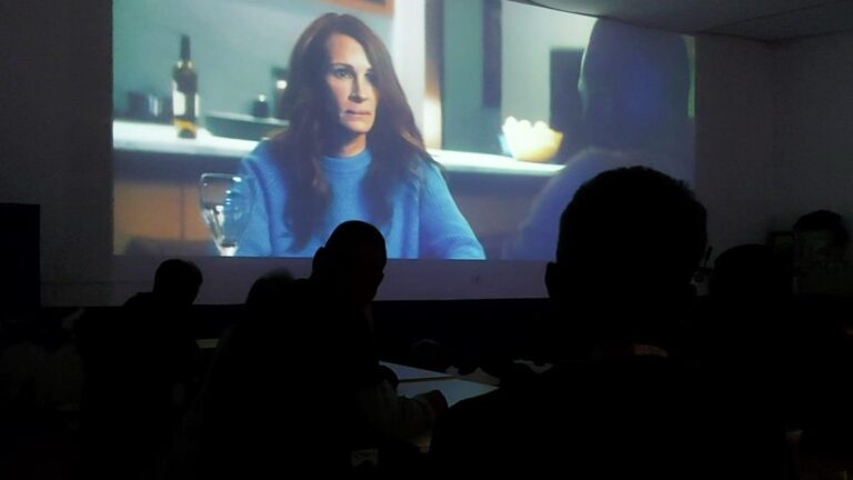 Centro Pop promove sessão gratuita de cinema para pessoas em situação de rua
