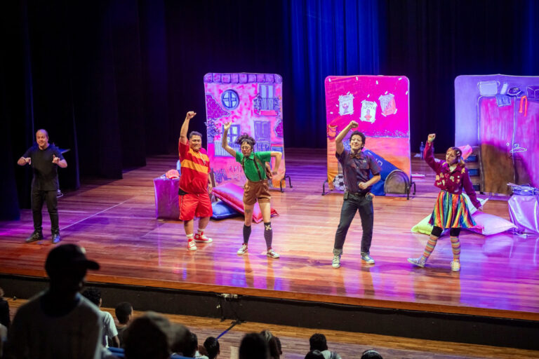 Teatro do CEU Ponte Alta recebe espetáculo infantil sobre diversidade e inclusão