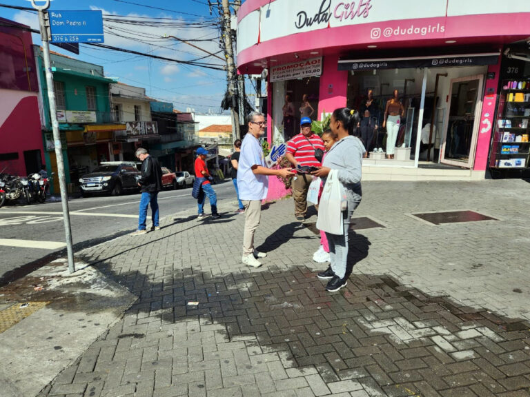 Prefeitura promove ação educativa do Maio Amarelo na região central