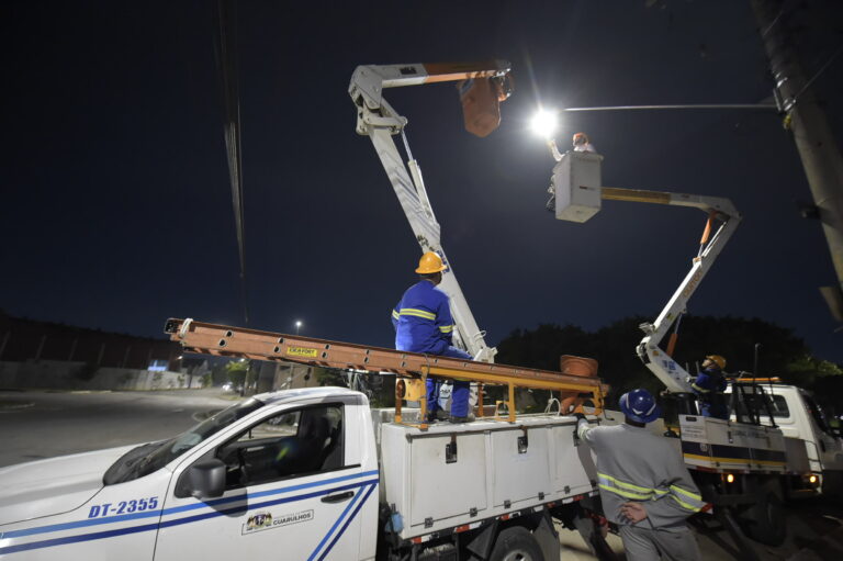 Prefeitura entrega 375 novos pontos de iluminação na Cidade Satélite